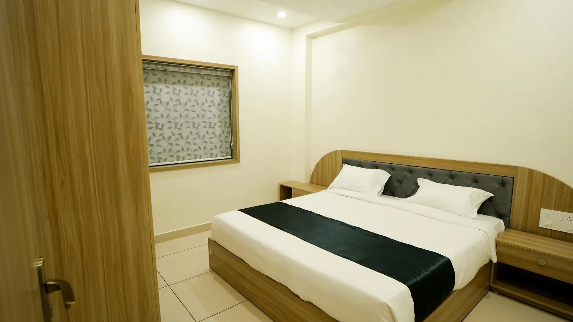 Hotel Grand View Residency Nīleshwar