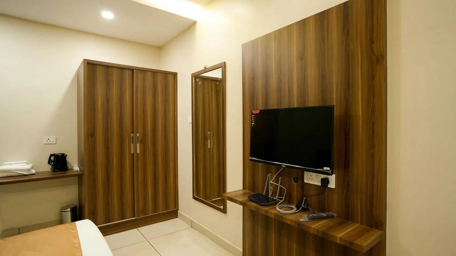 Hotel Grand View Residency Nīleshwar