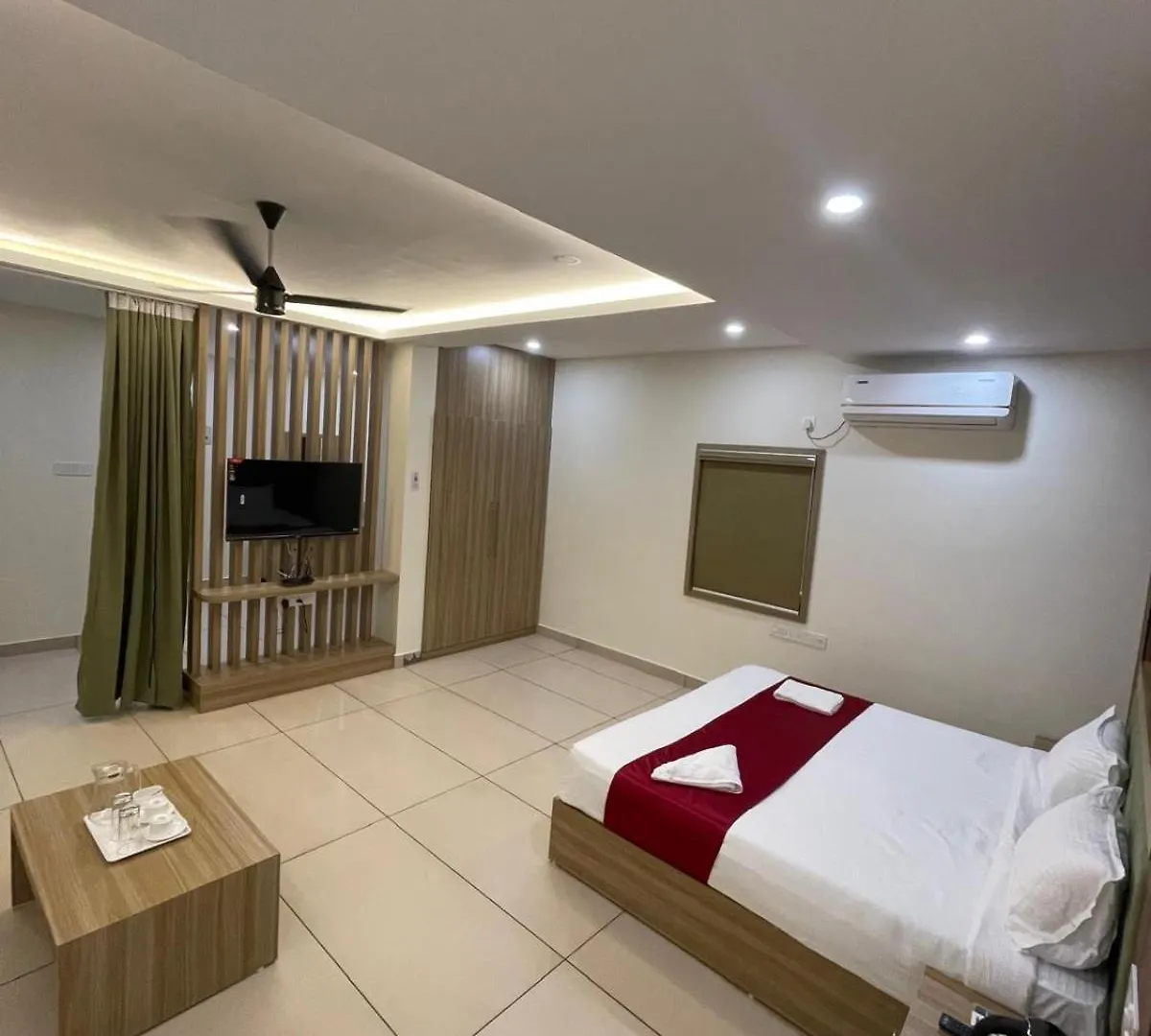 Hotel Grand View Residency Nīleshwar