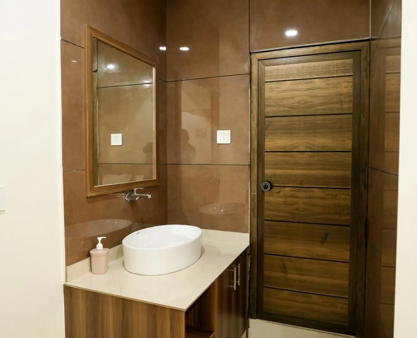 ホテル Grand View Residency Nīleshwar