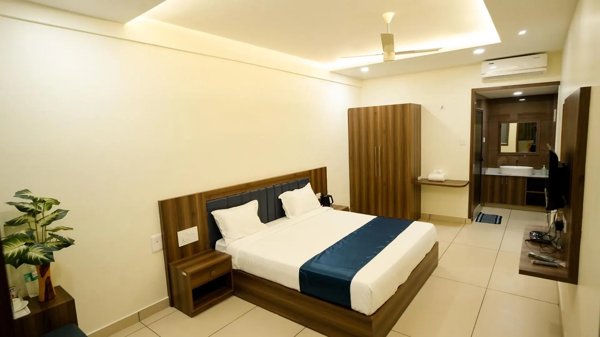 ホテル Grand View Residency Nīleshwar