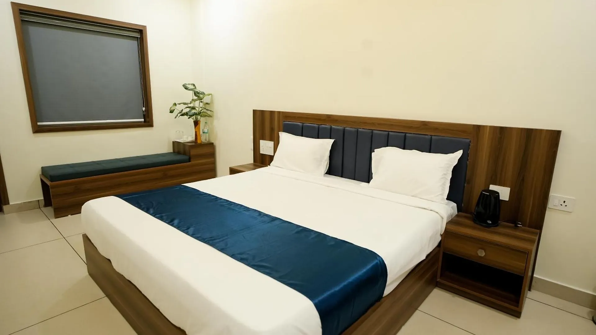 ホテル Grand View Residency Nīleshwar 3*,  インド