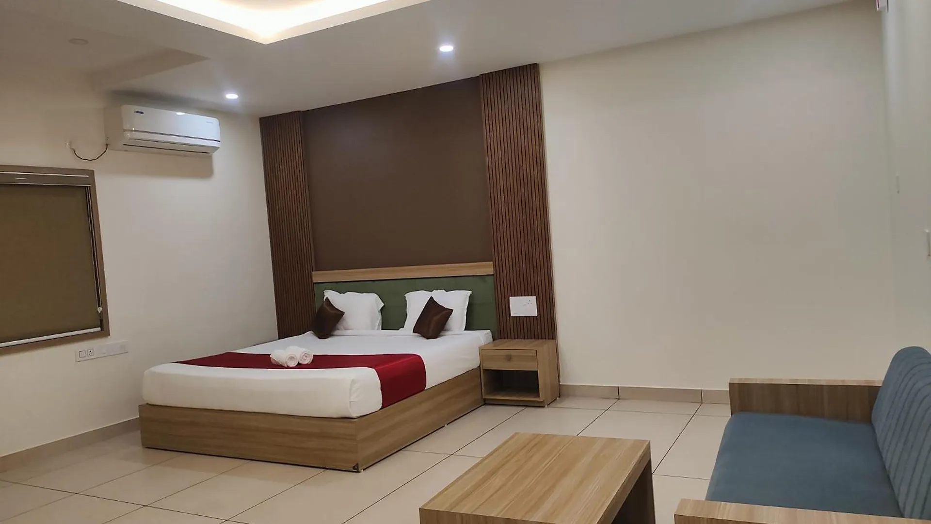 ホテル Grand View Residency Nīleshwar
